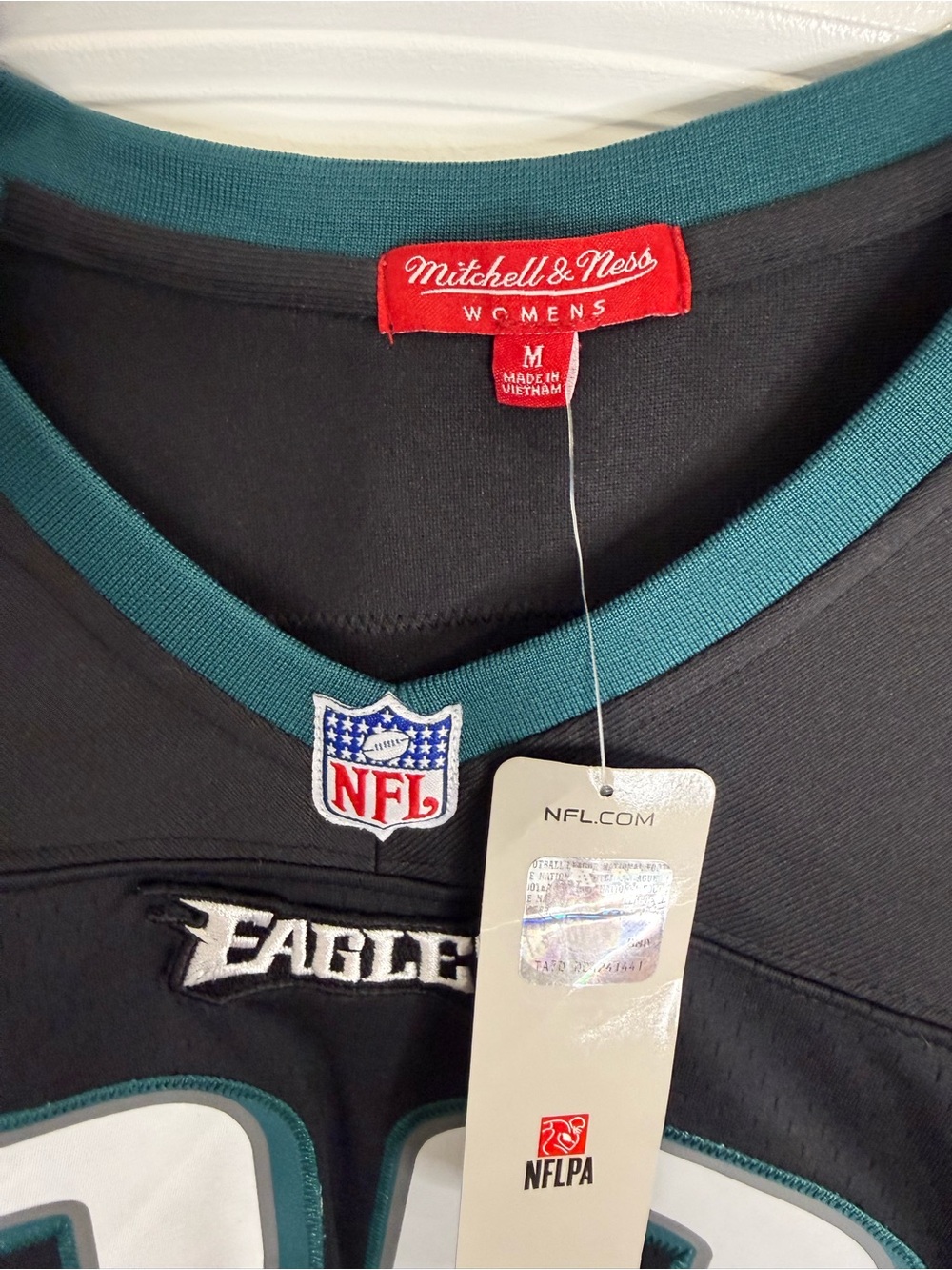 NFL-Women-Mitchell & Ness Black Throwbacks Patch Jersey Detail - Picture 3 of 6